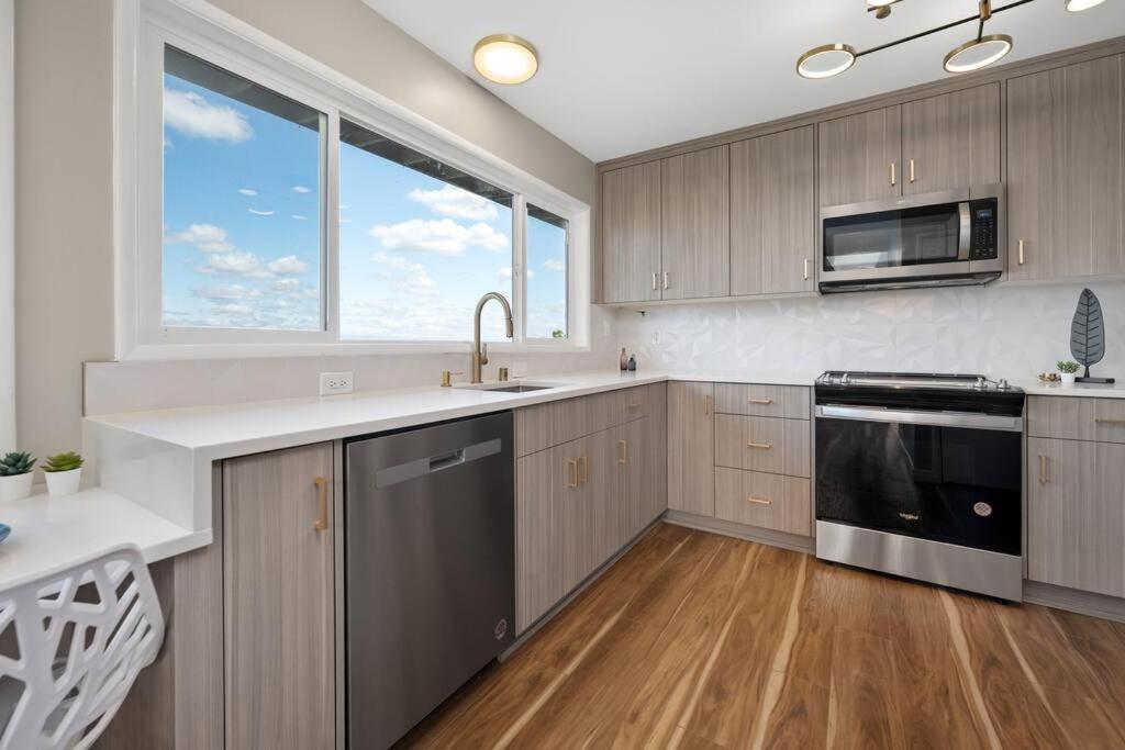 Apartment Breathtaking Views W/ Modern Lux - 2320 Portland