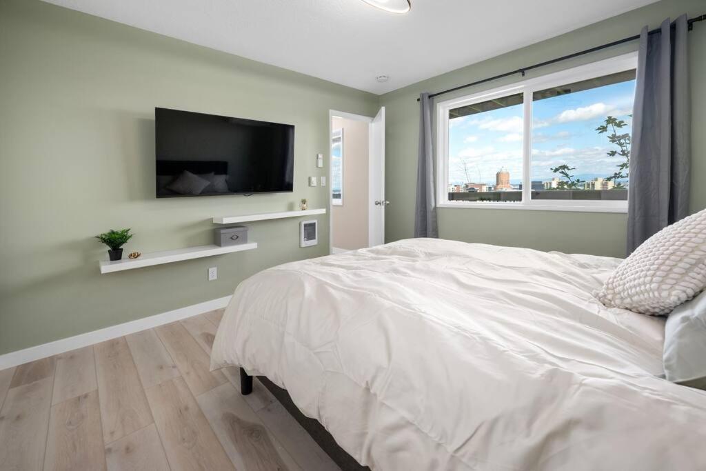 Breathtaking Views W/ Modern Lux - 2320 Apartment