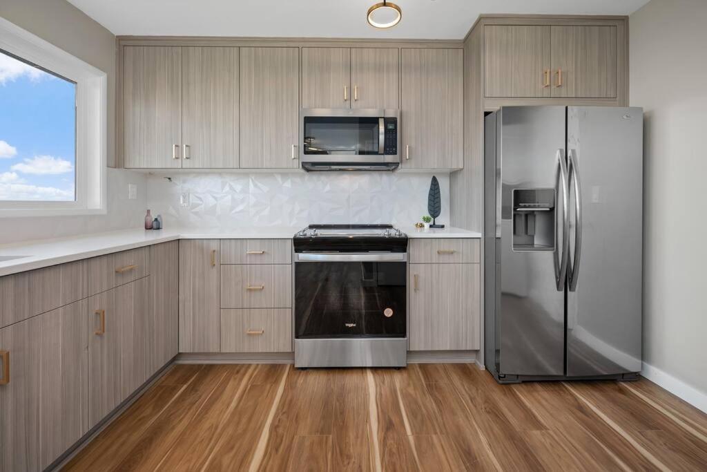 Apartment Breathtaking Views W/ Modern Lux - 2320 Portland