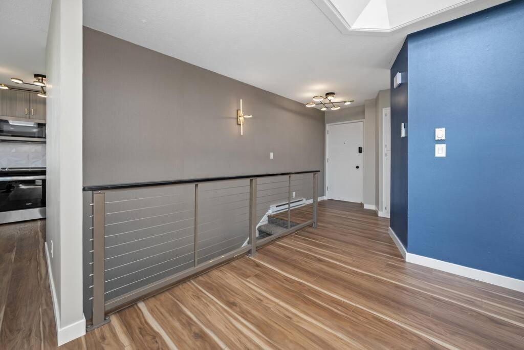 Breathtaking Views W/ Modern Lux - 2320 Apartment Portland